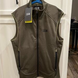 NWT’s Mountain Hardwear Men's Sendura Vest Hiking Layer, Olive Green, Size Med